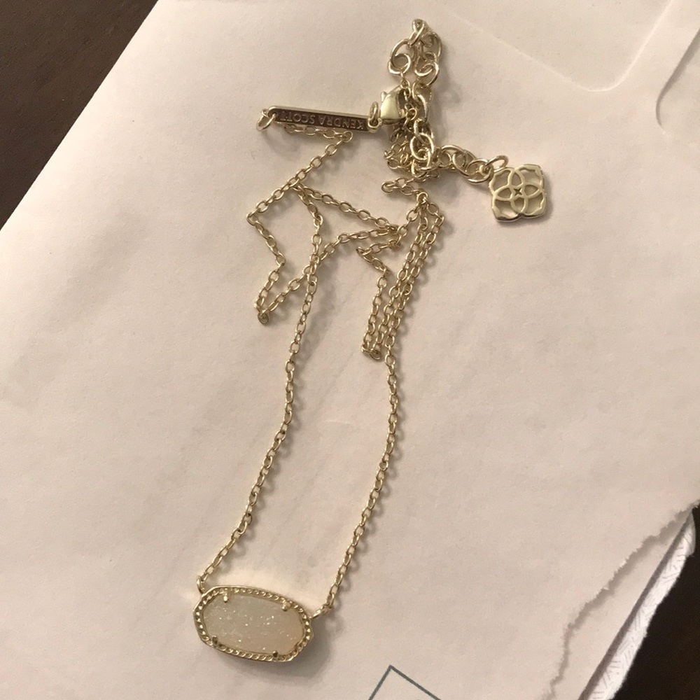 Kendra Scott necklace
